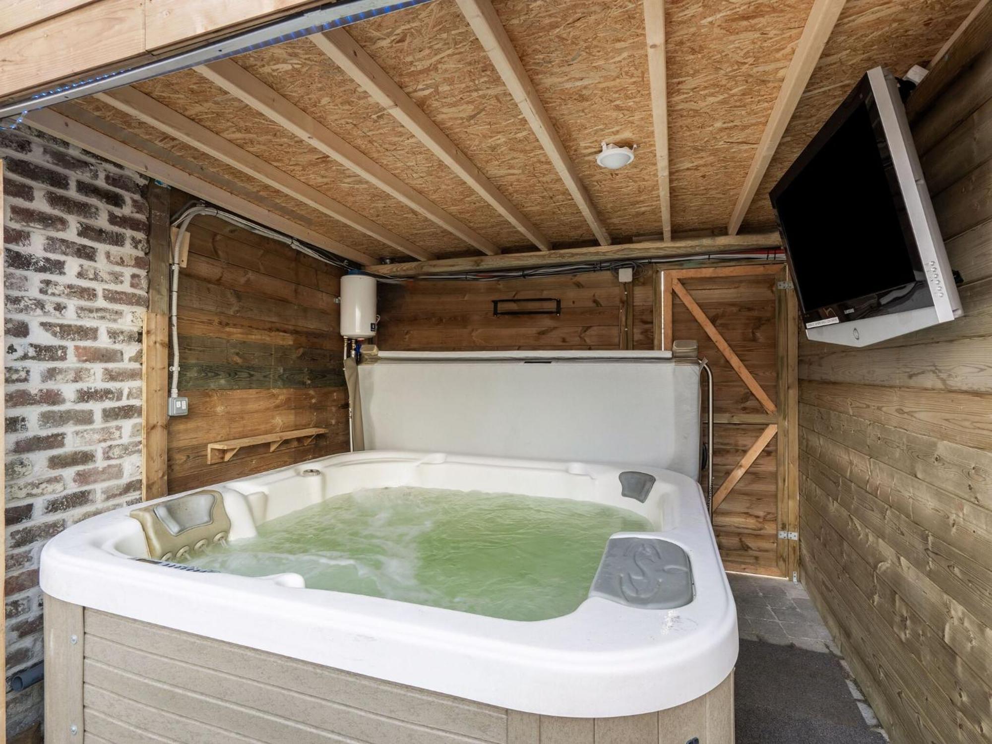 Tasteful Holiday Home In Loppem With Jacuzzi Eksteriør billede